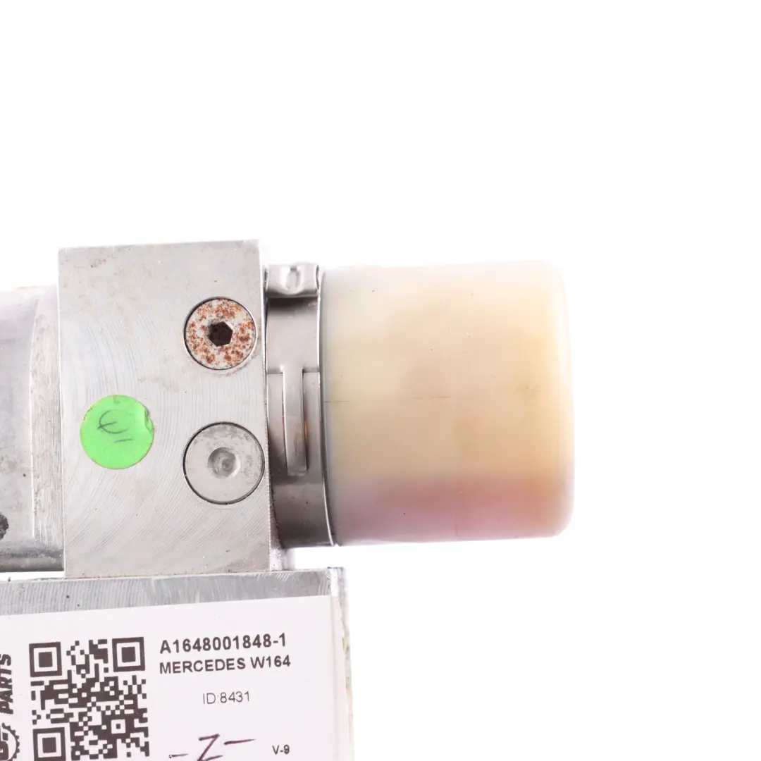 Hydraulic Pump Trunk Boot Lid Unit to Mercedes ML W164 Rear Tailgate with Part number A1648001848 Mercedes ML W164 Rear Tailgate Hydraulic Pump Trunk Boot Lid Unit - SKU A1648001848-1 - Part number A1648001848