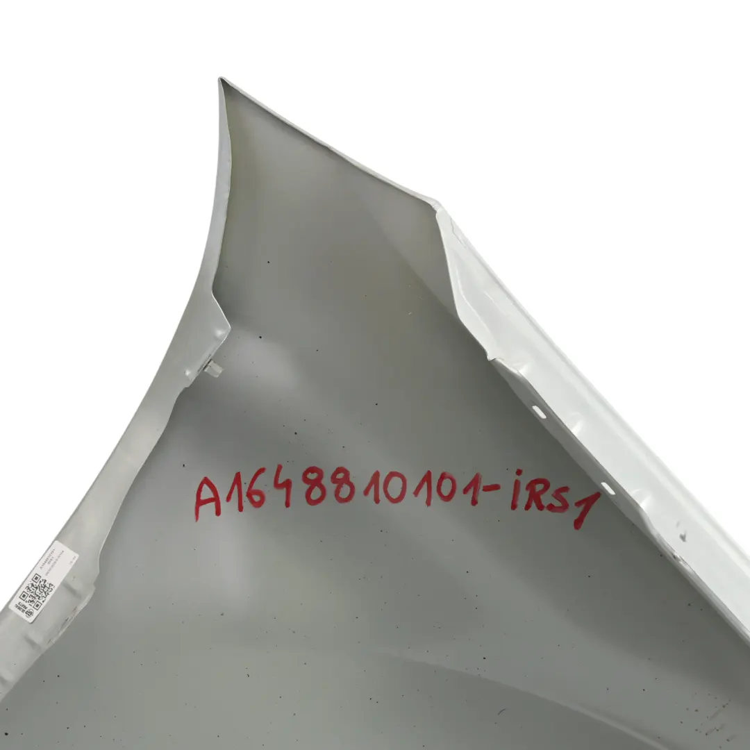 Panneau Latéral Avant Gauche Aile Iridium Silver Argent - 775 pour Mercedes ML W164 à propos du numéro de pièce A1648810101 Mercedes ML W164 Panneau Latéral Avant Gauche Aile Iridium Silver Argent - 775 - SKU A1648810101-IRS1 - Numéro de pièce A1648810101