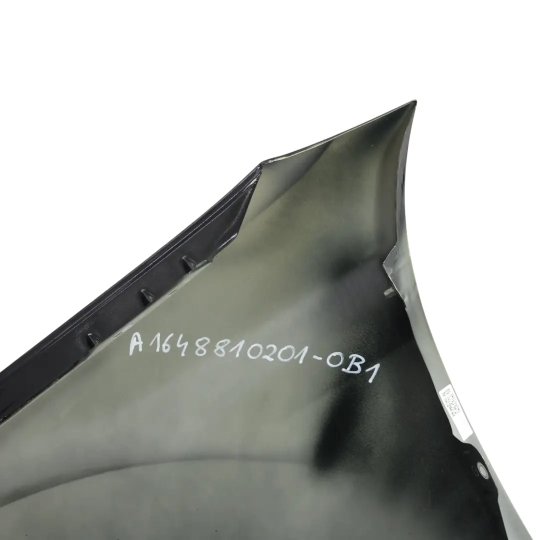Pannello laterale anteriore destro Obsidian Black Nero - 197 per Mercedes ML W164 con numero di parte A1648810201 Mercedes ML W164 Pannello laterale anteriore destro Obsidian Black Nero - 197 - SKU A1648810201-OB1 - Numero di parte A1648810201