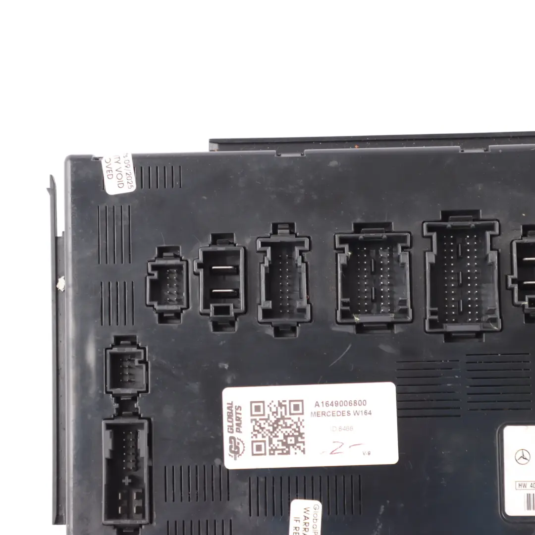 SAM Module Control Unit ECU to Mercedes ML W164 Rear with Part number A1649006800 Mercedes ML W164 Rear SAM Module Control Unit ECU - SKU A1649006800 - Part number A1649006800