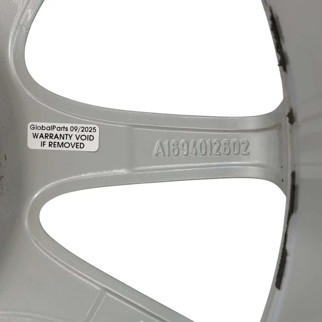Llanta Mercedes W169 W245 Aleacion Plata 17" 7J ET:49 para con número de pieza A1694012602 Llanta Mercedes W169 W245 Aleacion Plata 17" 7J ET:49 - SKU A1694012602-1 - Número de pieza A1694012602
