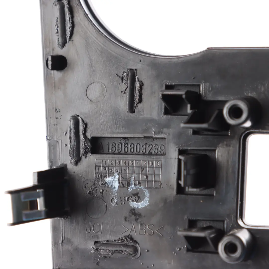 Mercedes W169 Couvre Tableau de Bord Commutateur Cadre Panneau Noir - SKU A1696803239 - Numéro de pièce A1696803239