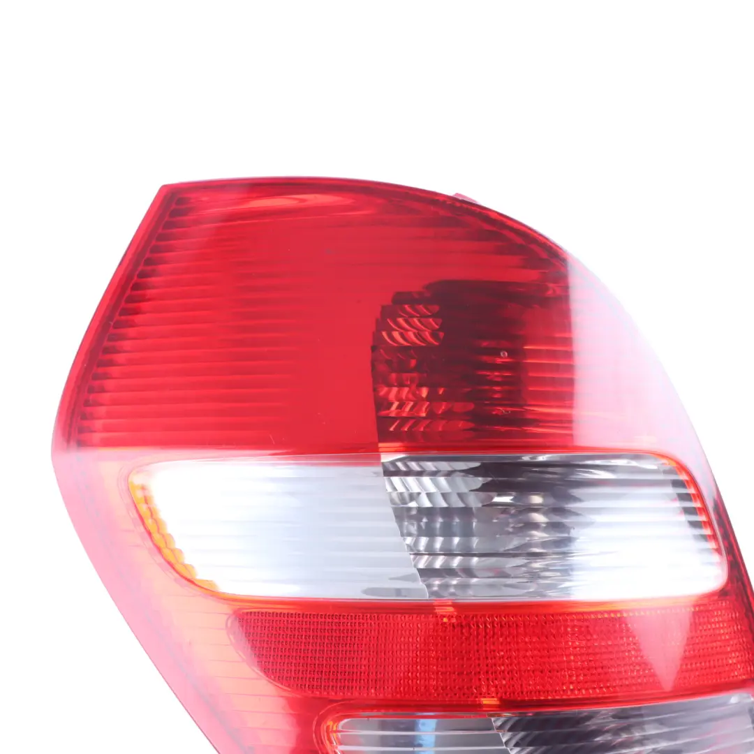 Fanalino di coda posteriore sinistro Pannello laterale per Mercedes W169 con numero di parte A1698200364 Mercedes W169 Fanalino di coda posteriore sinistro Pannello laterale - SKU A1698200364 - Numero di parte A1698200364