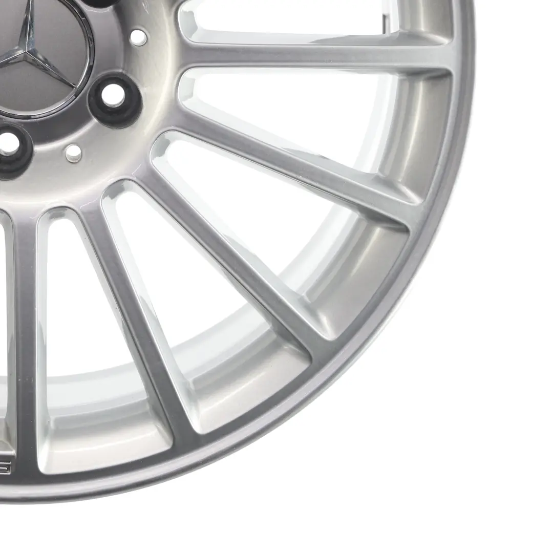 Silberne Leichtmetallfelge 18" 8.5J ET:30 für Mercedes SLK R171 AMG mit Teilenummer A1714011902 Mercedes SLK R171 AMG Silberne Leichtmetallfelge 18" 8.5J ET:30 - SKU A1714011902-3 - Teilenummer A1714011902