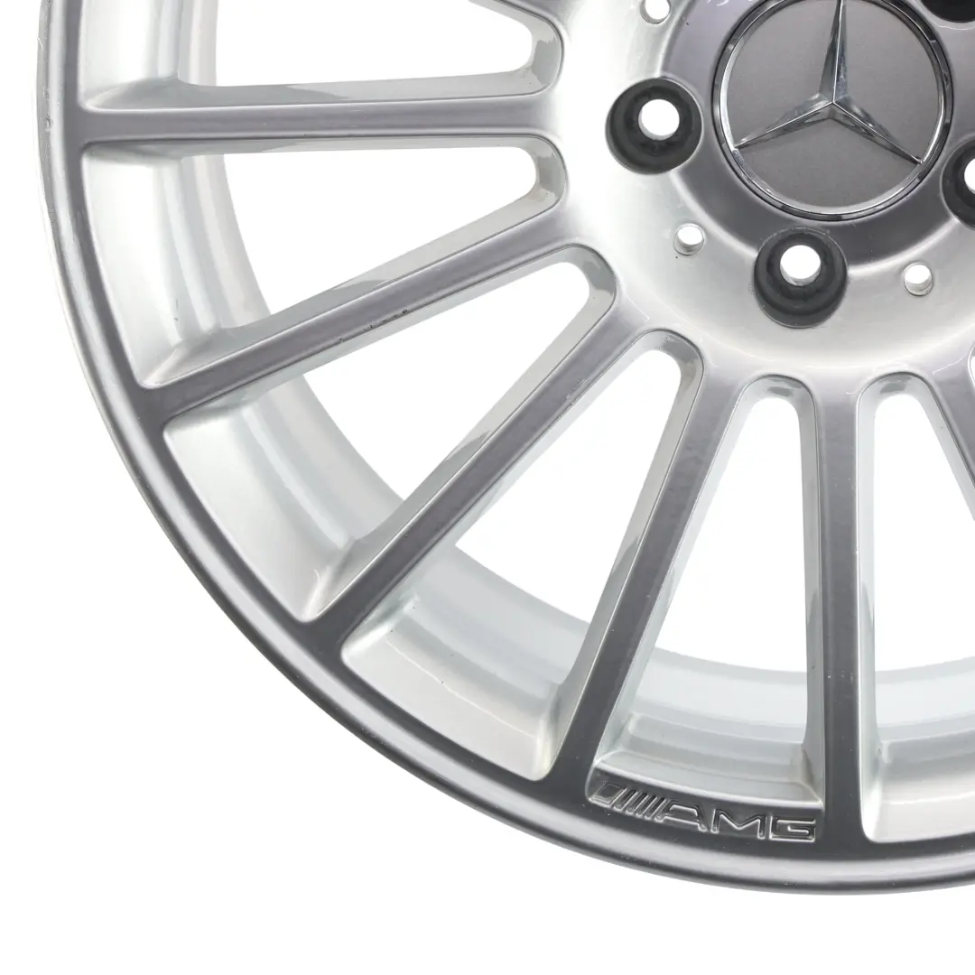 Silberne Leichtmetallfelge 18" 8.5J ET:30 für Mercedes SLK R171 AMG mit Teilenummer A1714011902 Mercedes SLK R171 AMG Silberne Leichtmetallfelge 18" 8.5J ET:30 - SKU A1714011902-3 - Teilenummer A1714011902