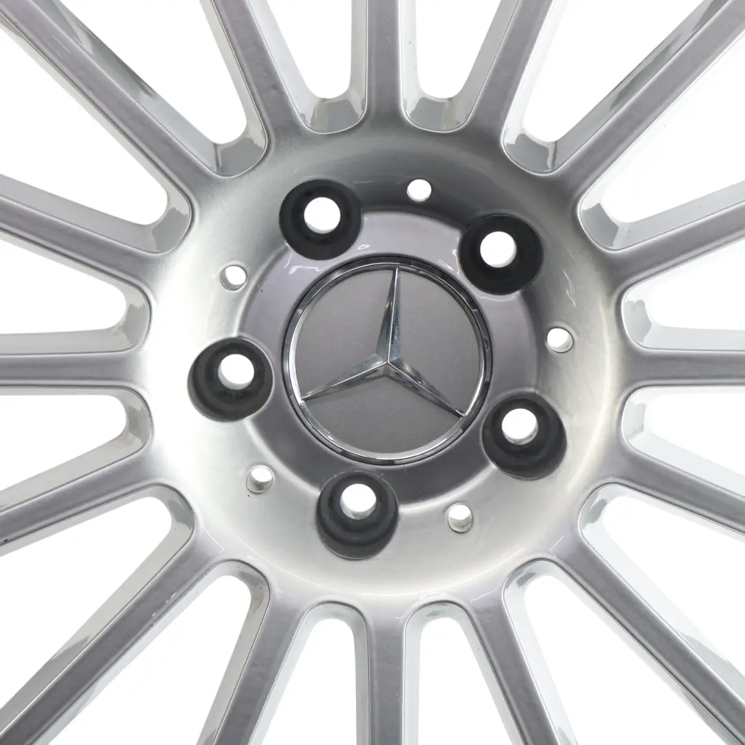Silberne Leichtmetallfelge 18" 8.5J ET:30 für Mercedes SLK R171 AMG mit Teilenummer A1714011902 Mercedes SLK R171 AMG Silberne Leichtmetallfelge 18" 8.5J ET:30 - SKU A1714011902-3 - Teilenummer A1714011902