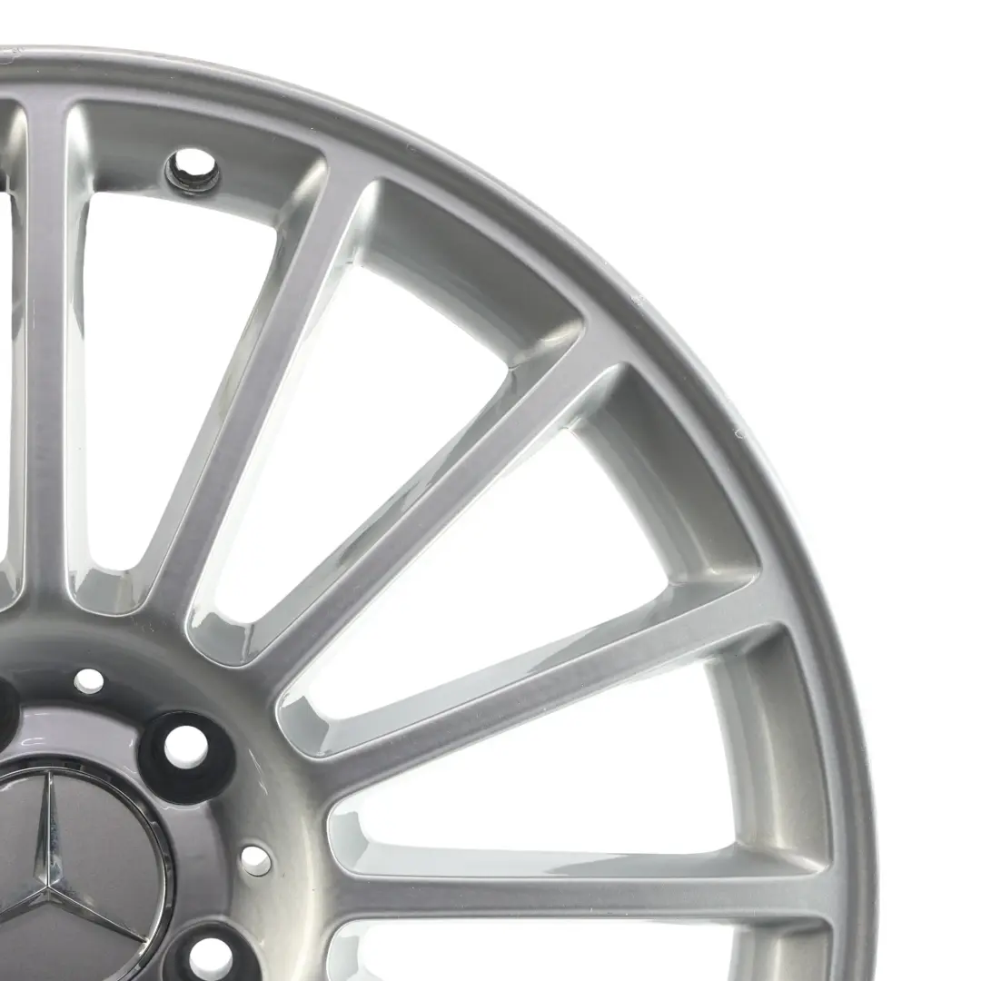 Silberne Alufelge 18" 8.5J ET:30 für Mercedes SLK R171 AMG mit Teilenummer A1714011902 Mercedes SLK R171 AMG Silberne Alufelge 18" 8.5J ET:30 - SKU A1714011902-4 - Teilenummer A1714011902