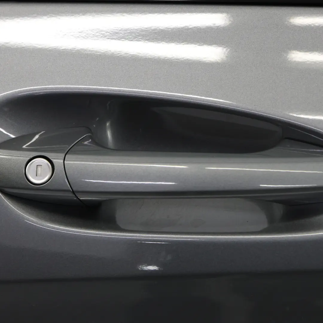 Porta anteriore destra Mountain Grey Metallic - 787 per Mercedes W176 con numero di parte A1767200105 Mercedes W176 Porta anteriore destra Mountain Grey Metallic - 787 - SKU A1767200205-MG - Numero di parte A1767200105