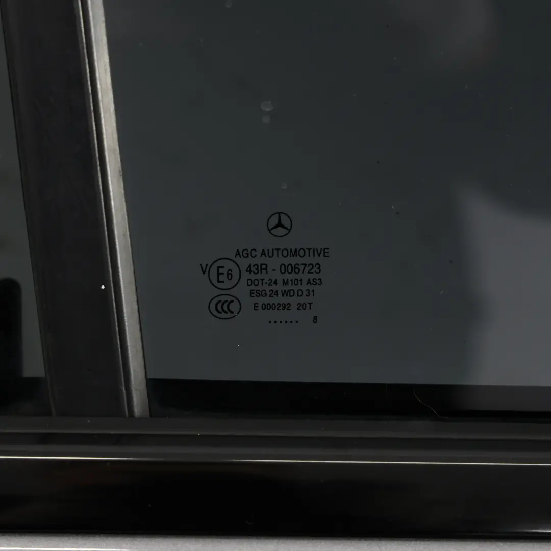 Porta posteriore destra Classe A Mountain Grey Metallic - 787 per Mercedes W176 con numero di parte A1767300205 Mercedes W176 Porta posteriore destra Classe A Mountain Grey Metallic - 787 - SKU A1767300205-MG2 - Numero di parte A1767300205