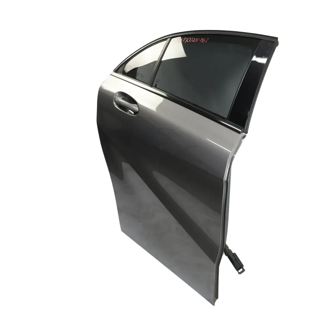 Puerta Trasera Derecha Mountain Grey Metallic Gris - 787 para Mercedes W176 con número de pieza A1767300205 Mercedes W176 Puerta Trasera Derecha Mountain Grey Metallic Gris - 787 - SKU A1767300205-MG2 - Número de pieza A1767300205
