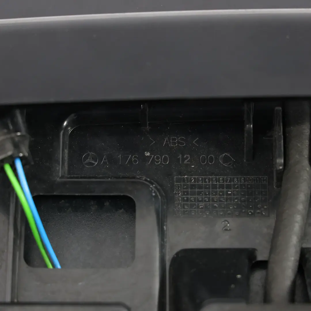 Spoiler posteriore portellone bagagliaio Kosmos Nero - 191 per Mercedes W176 con numero di parte A1767900100 Mercedes W176 Spoiler posteriore portellone bagagliaio Kosmos Nero - 191 - SKU A1767900100-KB1 - Numero di parte A1767900100