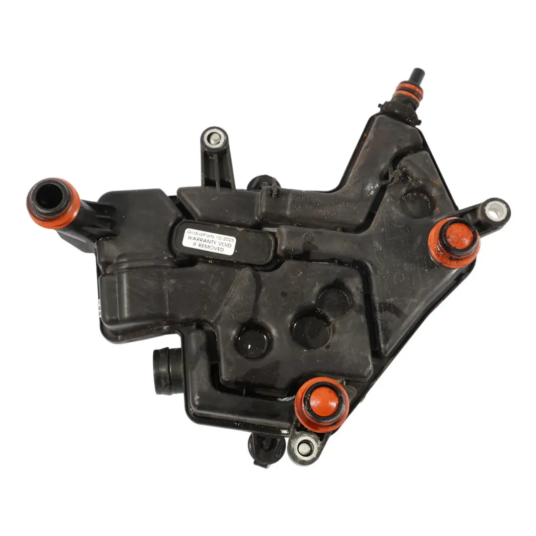 C63 M177 Benzina Separatore Olio Sfiatatoio Destro per Mercedes W205 con numero di parte A1770780219 Mercedes W205 C63 M177 Benzina Separatore Olio Sfiatatoio Destro - SKU A1770780219 - Numero di parte A1770780219