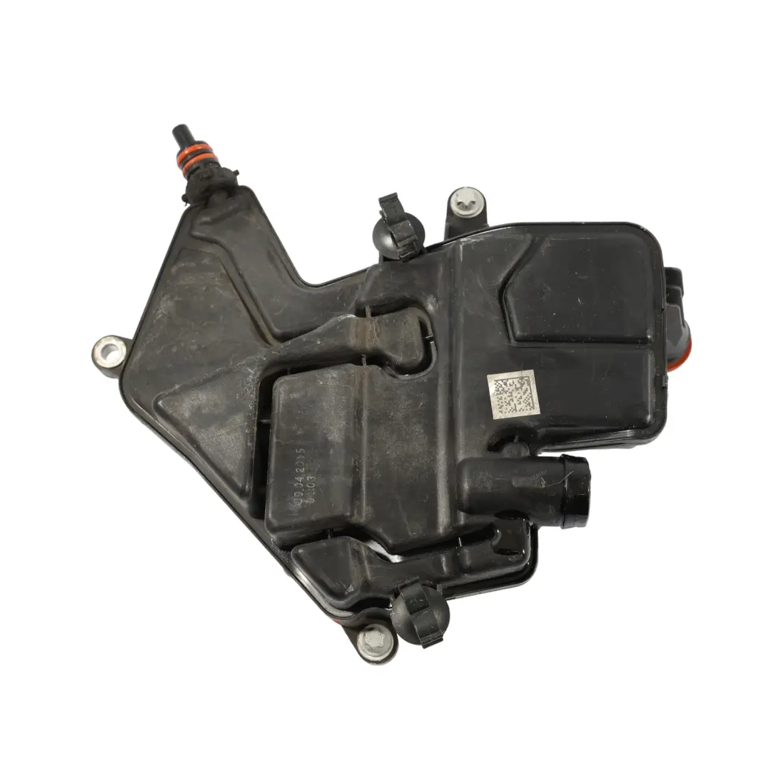 C63 M177 Benzina Separatore Olio Sfiatatoio Destro per Mercedes W205 con numero di parte A1770780219 Mercedes W205 C63 M177 Benzina Separatore Olio Sfiatatoio Destro - SKU A1770780219 - Numero di parte A1770780219