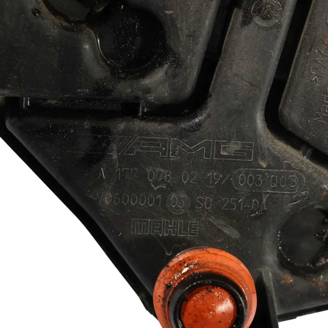 C63 M177 Benzina Separatore Olio Sfiatatoio Destro per Mercedes W205 con numero di parte A1770780219 Mercedes W205 C63 M177 Benzina Separatore Olio Sfiatatoio Destro - SKU A1770780219 - Numero di parte A1770780219