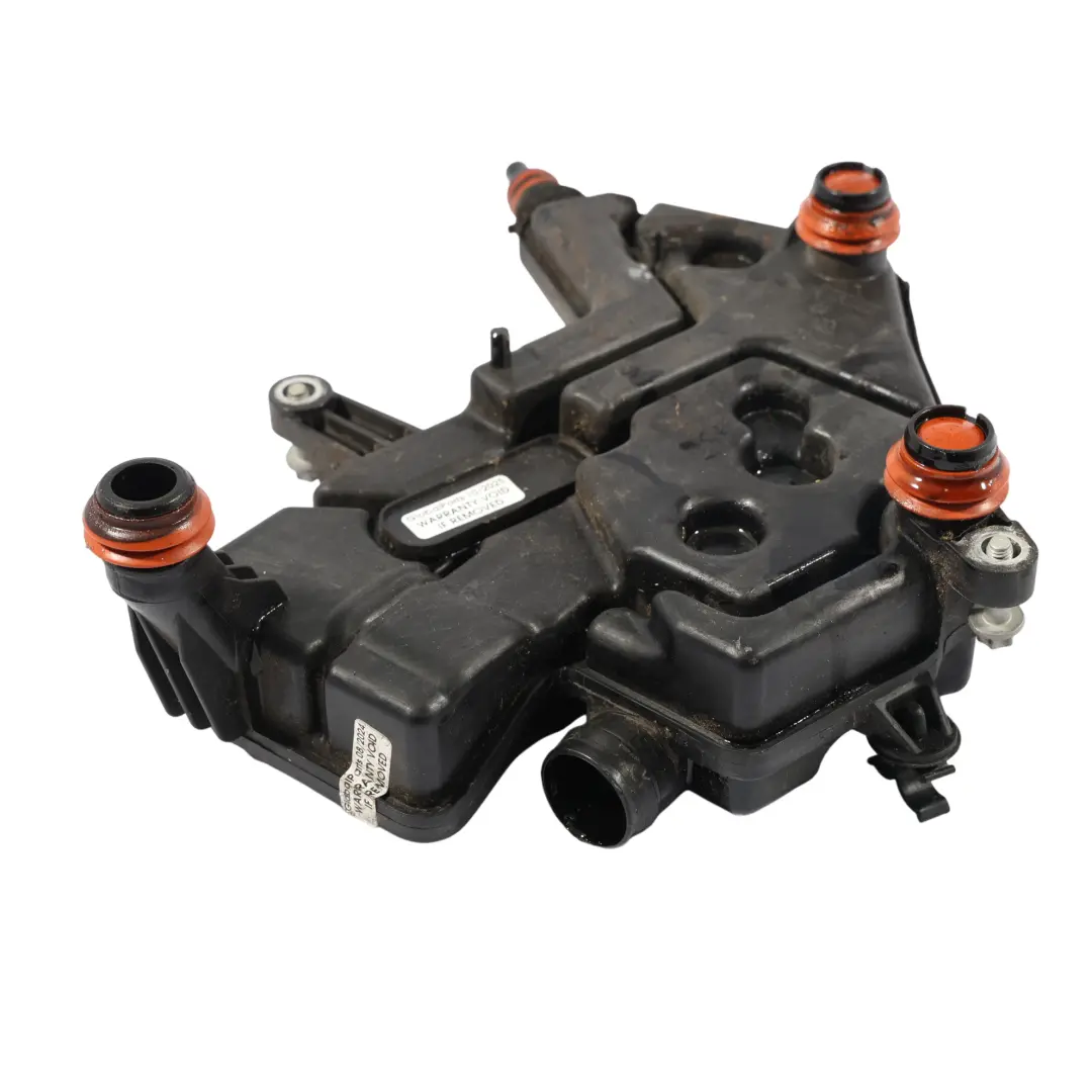 C63 M177 Benzina Separatore Olio Sfiatatoio Destro per Mercedes W205 con numero di parte A1770780219 Mercedes W205 C63 M177 Benzina Separatore Olio Sfiatatoio Destro - SKU A1770780219 - Numero di parte A1770780219