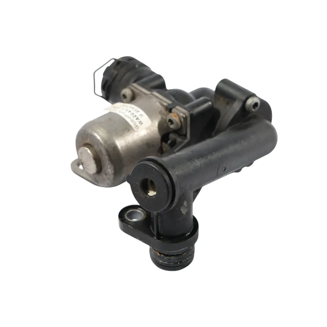 C63 AMG Wasser Kühlwasserleitung Absperrventil M177 für Mercedes W205 mit Teilenummer A1772030064 Mercedes W205 C63 AMG Wasser Kühlwasserleitung Absperrventil M177 - SKU A1772030064 - Teilenummer A1772030064