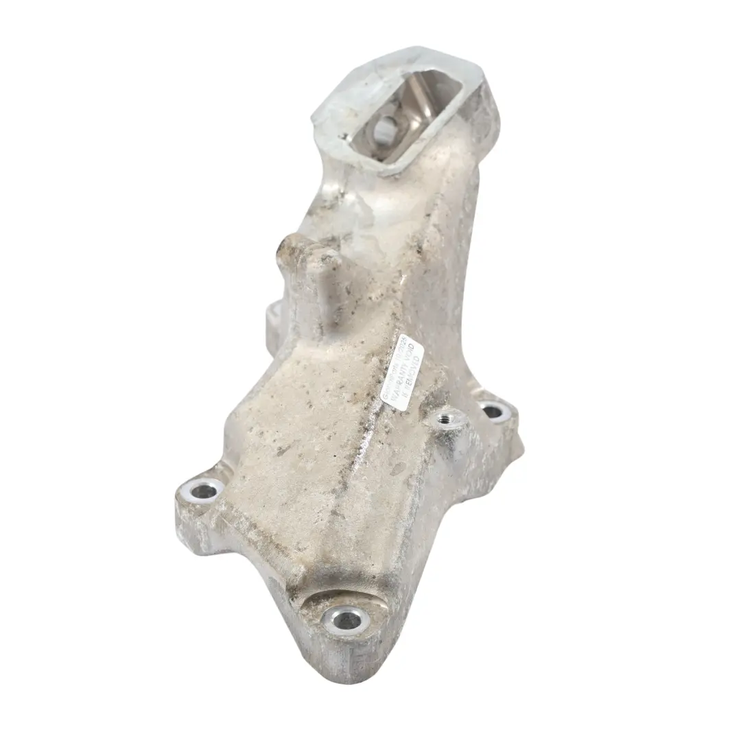 C63 M177 Benzina Supporto Motore Portaoggetti Destro per Mercedes W205 con numero di parte A1772230204 Mercedes W205 C63 M177 Benzina Supporto Motore Portaoggetti Destro - SKU A1772230204 - Numero di parte A1772230204