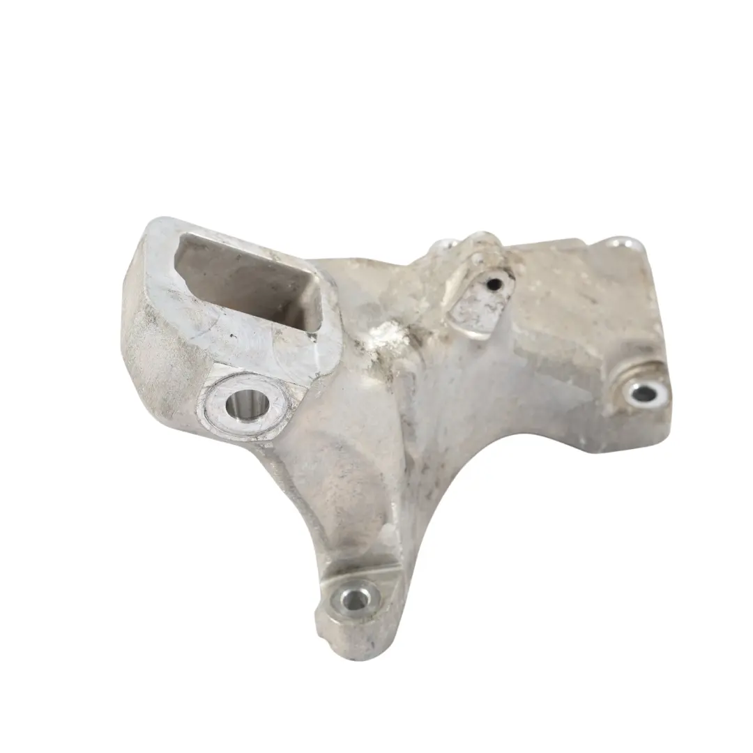 C63 M177 Support De Fixation Moteur Essence Côté Droit pour Mercedes W205 à propos du numéro de pièce A1772230204 Mercedes W205 C63 M177 Support De Fixation Moteur Essence Côté Droit - SKU A1772230204 - Numéro de pièce A1772230204