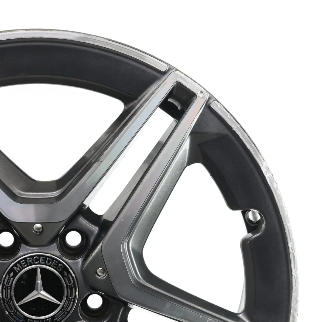 Cerchio lega 5 doppie razze 18" 7,5J ET:49 per Mercedes W177 V177 AMG con numero di parte A1774011500 Mercedes W177 V177 AMG Cerchio lega 5 doppie razze 18" 7,5J ET:49 - SKU A1774011500-4 - Numero di parte A1774011500