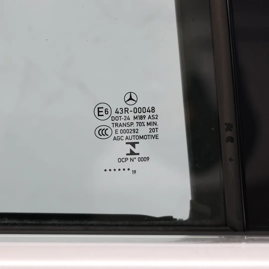 Porta posteriore destra Kosmos Cosmic Black Metallic - 191 per Mercedes W177 con numero di parte A1777301400 Mercedes W177 Porta posteriore destra Kosmos Cosmic Black Metallic - 191 - SKU A1777301400-KB1 - Numero di parte A1777301400