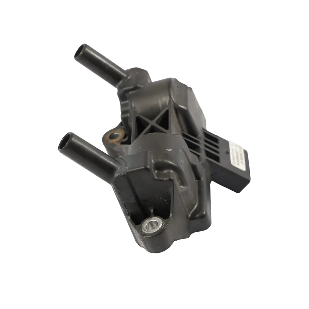 Motore Bobina Accensione V8 M177 per Mercedes W205 W213 63 AMG con numero di parte A1779069500 Mercedes W205 W213 63 AMG Motore Bobina Accensione V8 M177 - SKU A1779069500 - Numero di parte A1779069500