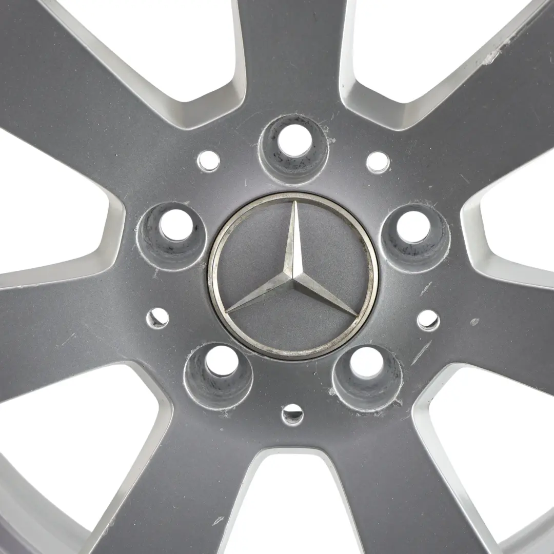  Llanta de aleación plateada Mercedes W204 de 7 radios 16" 6J ET:39 - SKU A2044011002-2 - Número de pieza A2044011002