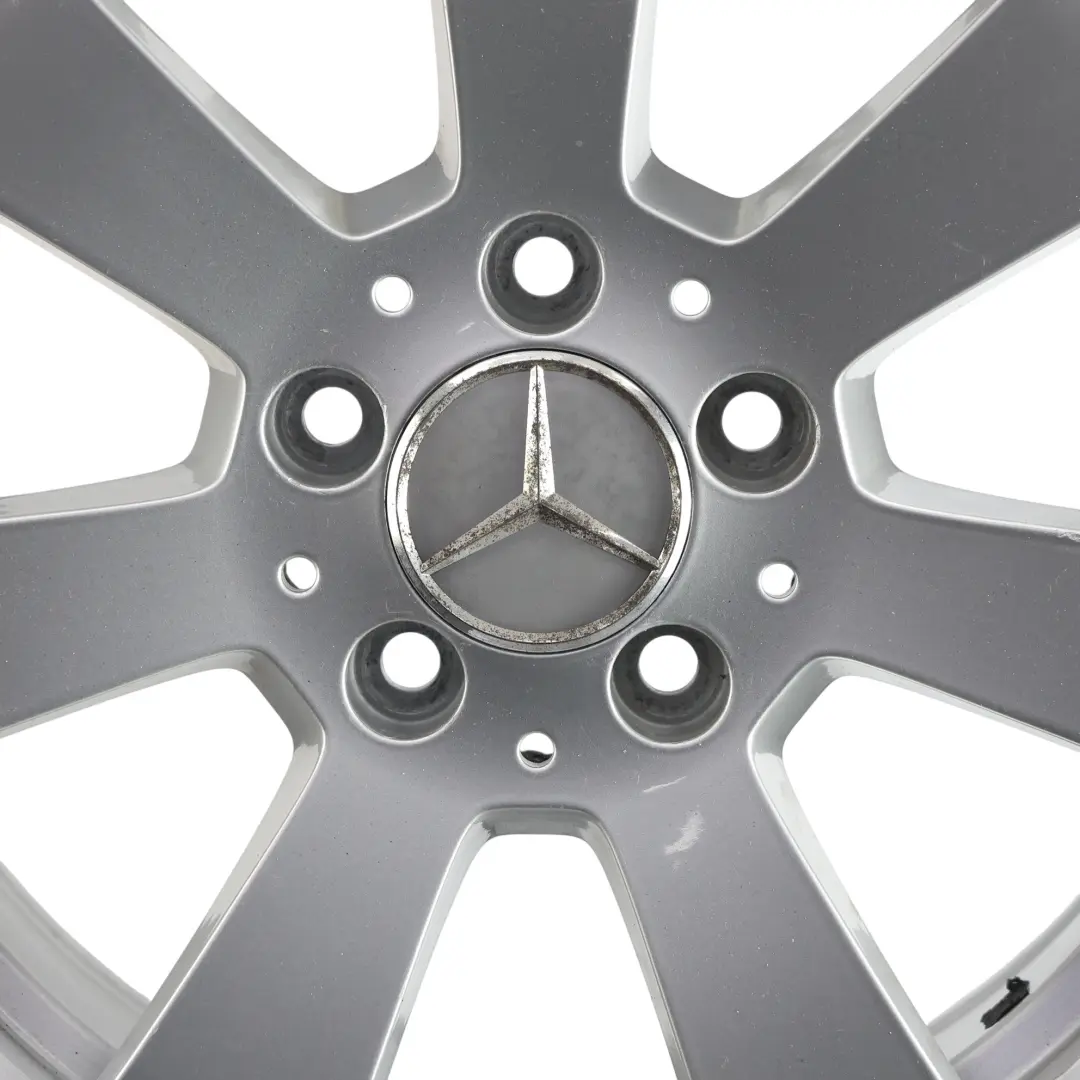 Mercedes W204 Llanta Aleación Plateada 7 Agujeros 16" ET:43 7J - SKU A2044011102-1 - Número de pieza A2044011102