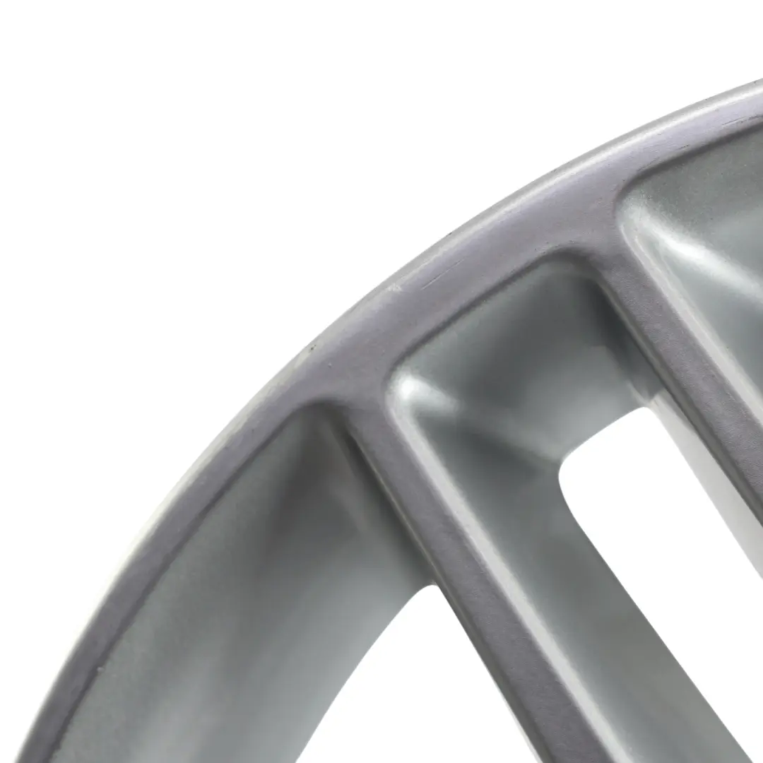 Silberne Leicht metall felge 17" ET:47 7,5J für Mercedes W204 AMG mit Teilenummer A2044019602 Mercedes W204 AMG Silberne Leicht metall felge 17" ET:47 7,5J - SKU A2044019602-1 - Teilenummer A2044019602