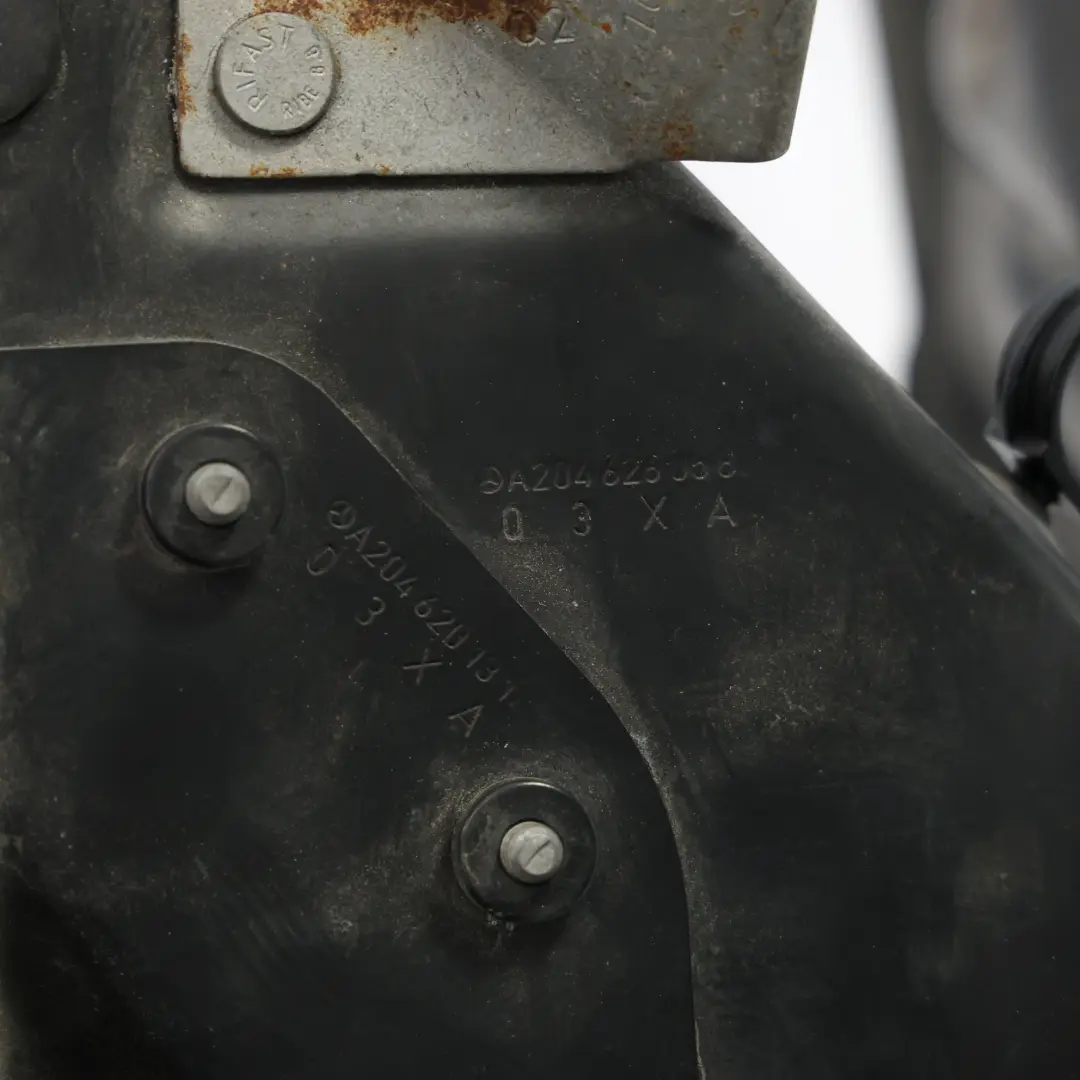 Uchwyt Ramka Okular Lampy Reflektora Przód Lewy A204620583 do Mercedes W204 o numerze A2046202191 Mercedes W204 Uchwyt Ramka Okular Lampy Reflektora Przód Lewy A204620583 - SKU A2046202191 - Numer Części A2046202191