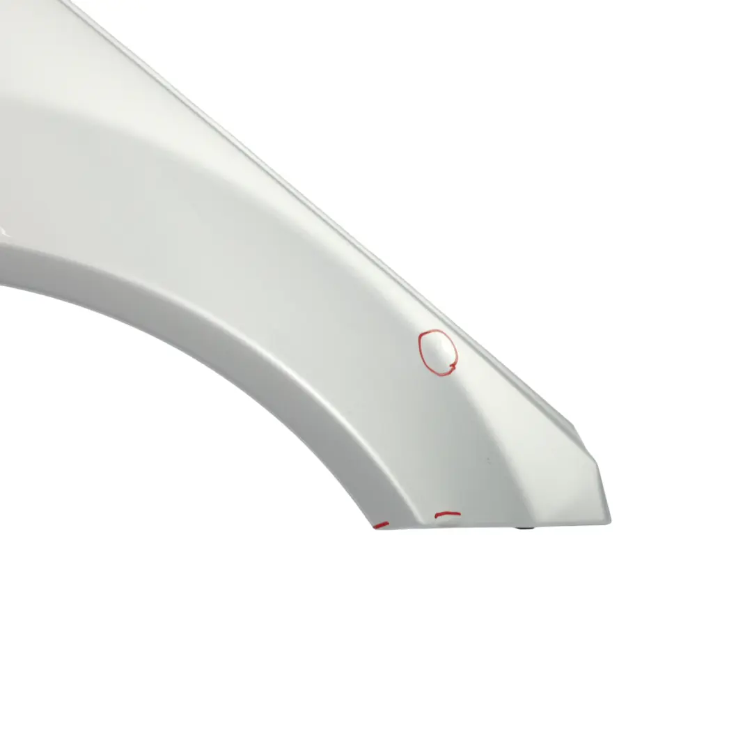 Guardabarros lateral derecho delantero Iridium Silver - 775 para Mercedes W204 con número de pieza A2048801418 Mercedes W204 Guardabarros lateral derecho delantero Iridium Silver - 775 - SKU A2048801418-IRS1 - Número de pieza A2048801418