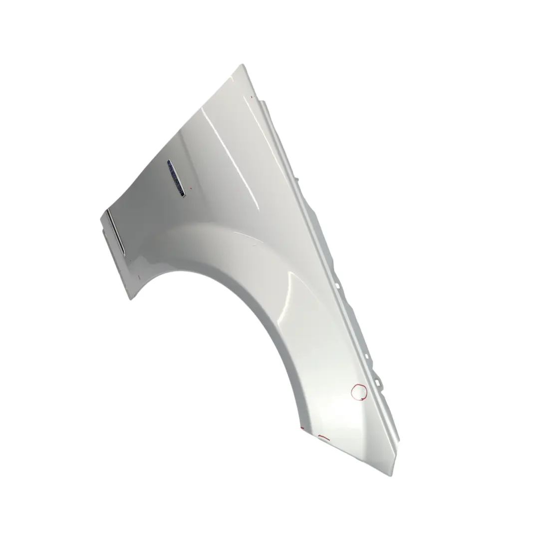 Guardabarros lateral derecho delantero Iridium Silver - 775 para Mercedes W204 con número de pieza A2048801418 Mercedes W204 Guardabarros lateral derecho delantero Iridium Silver - 775 - SKU A2048801418-IRS1 - Número de pieza A2048801418