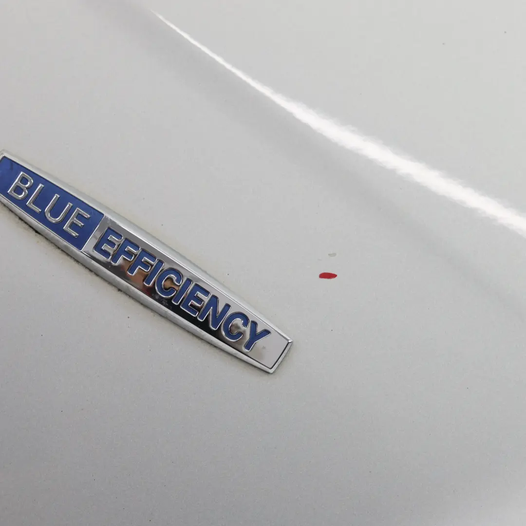 Guardabarros lateral derecho delantero Iridium Silver - 775 para Mercedes W204 con número de pieza A2048801418 Mercedes W204 Guardabarros lateral derecho delantero Iridium Silver - 775 - SKU A2048801418-IRS1 - Número de pieza A2048801418