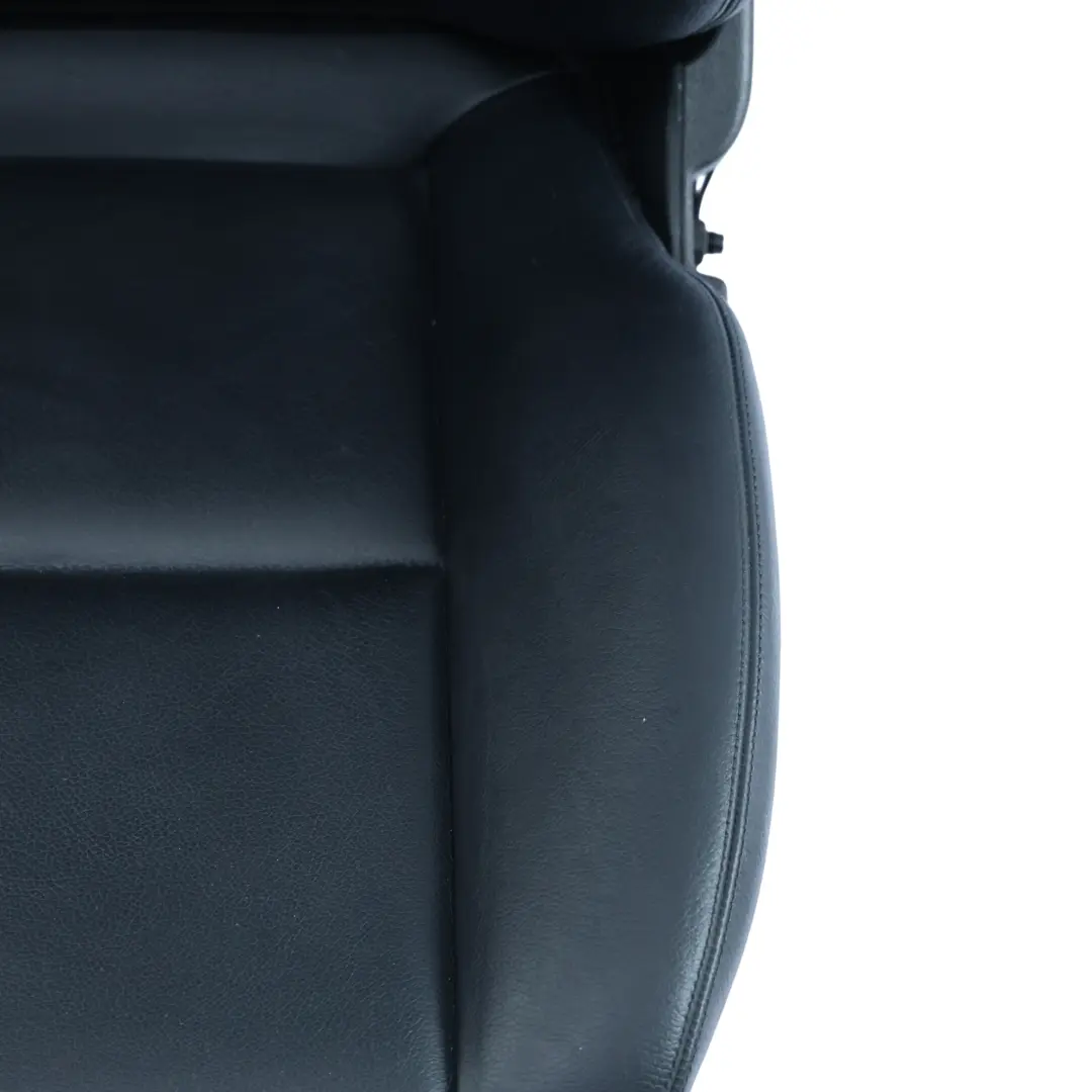 Beheizter Sport Vordersitz Rückenlehnenbezug Rechts Leder Schwarz für Mercedes W204 mit Teilenummer A2049101493 Mercedes W204 Beheizter Sport Vordersitz Rückenlehnenbezug Rechts Leder Schwarz - SKU A2049101493-1 - Teilenummer A2049101493