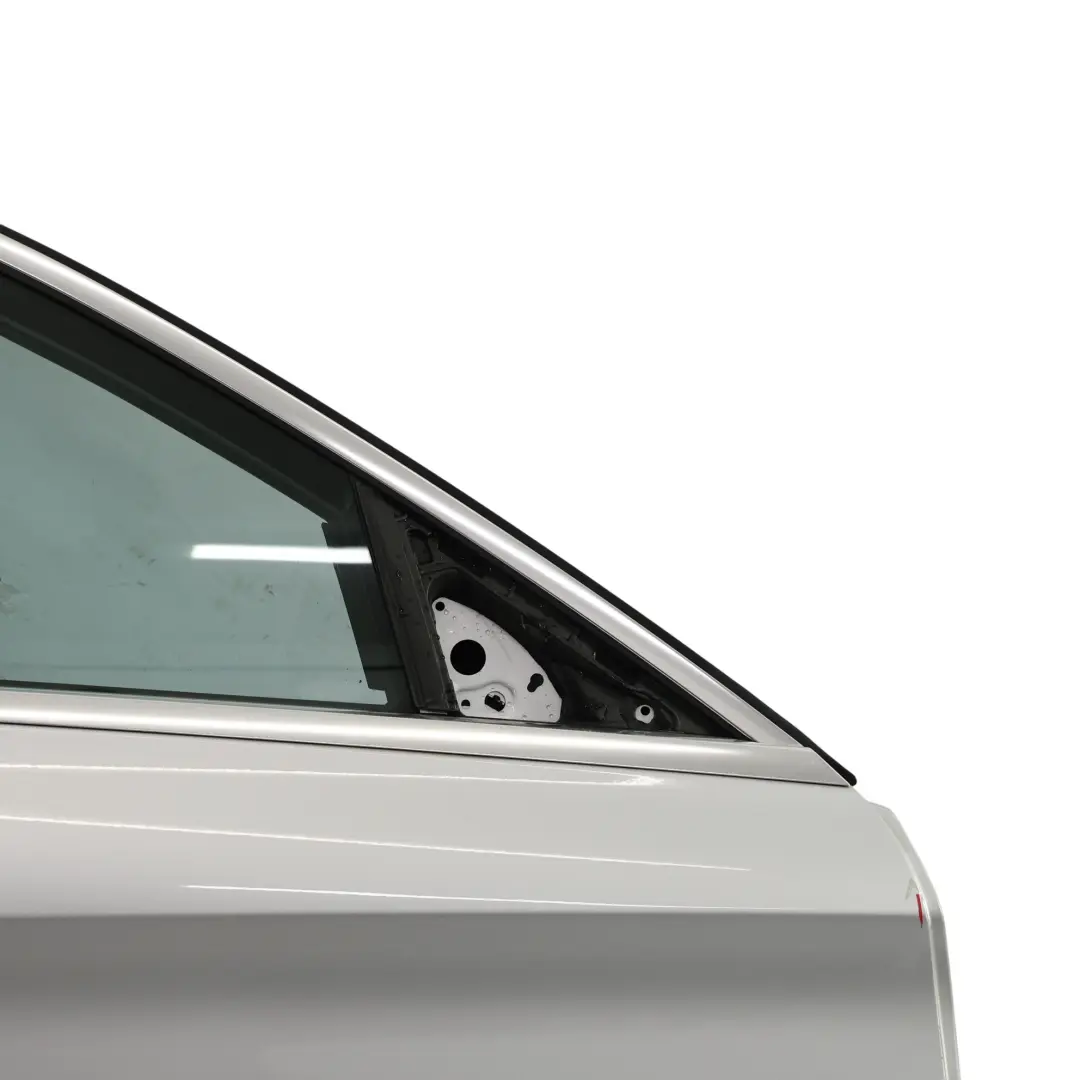 Mercedes W205 Puerta Delantera Derecha Iridium Silver Metallic - 775 - SKU A2057200205-IRS - Número de pieza A2057200205