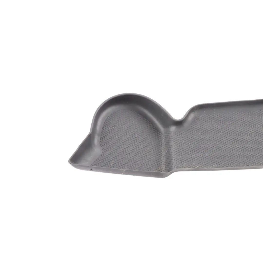 Türkarte Matte Gummieinsatz Platte Vorne Rechts 2450906 für Mercedes W205 mit Teilenummer A2057278200 Mercedes W205 Türkarte Matte Gummieinsatz Platte Vorne Rechts 2450906 - SKU A2057278200 - Teilenummer A2057278200