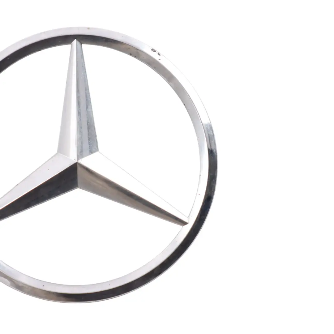 Emblema Coperchio Baule Stella Distintivo Posteriore per Mercedes W205 con numero di parte A2058174500 Mercedes W205 Emblema Coperchio Baule Stella Distintivo Posteriore - SKU A2058174500 - Numero di parte A2058174500