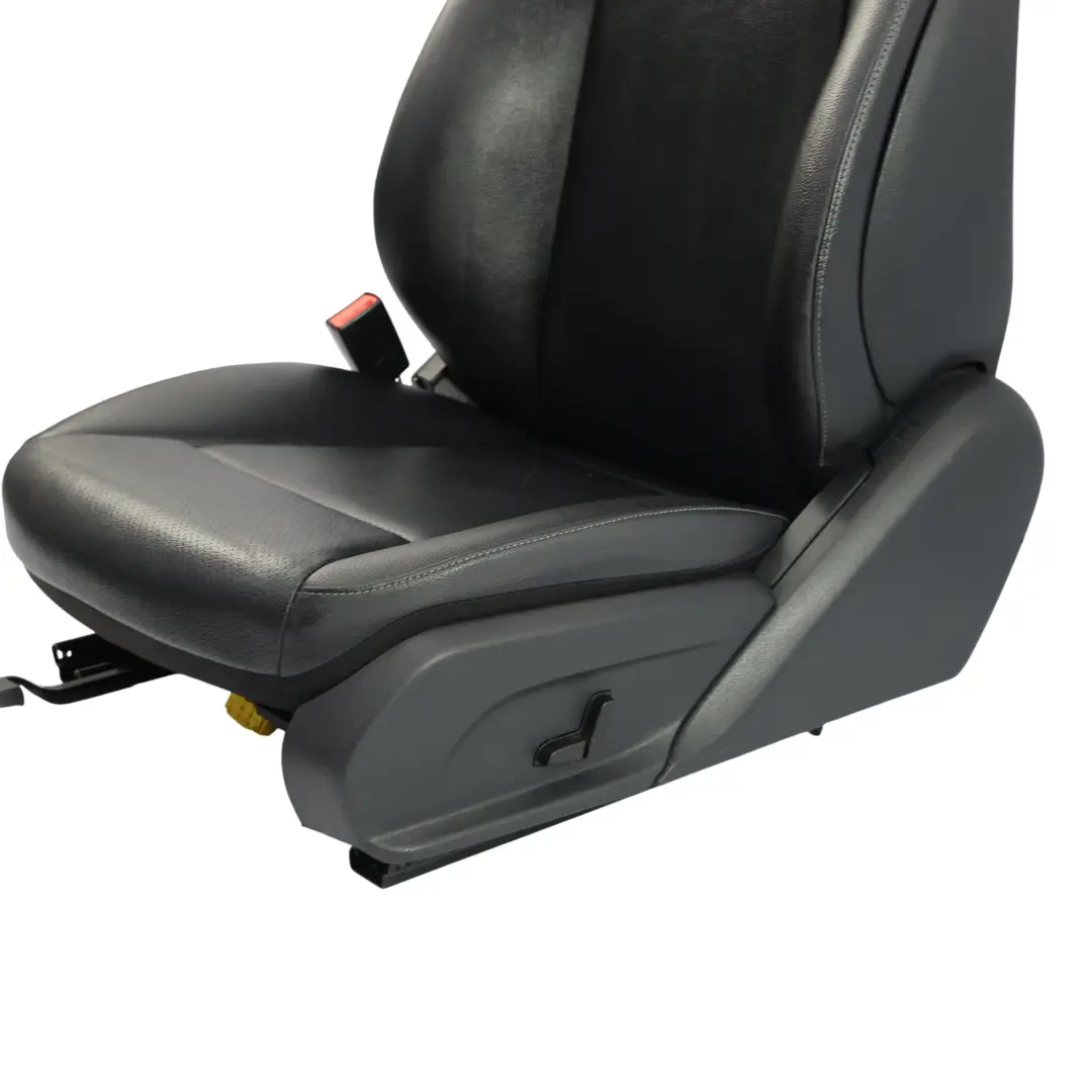 Mercedes W205 Siège Avant Gauche Chauffant Intérieur En Similicuir Noir - SKU A2059100747-5 - Numéro de pièce A2059100747