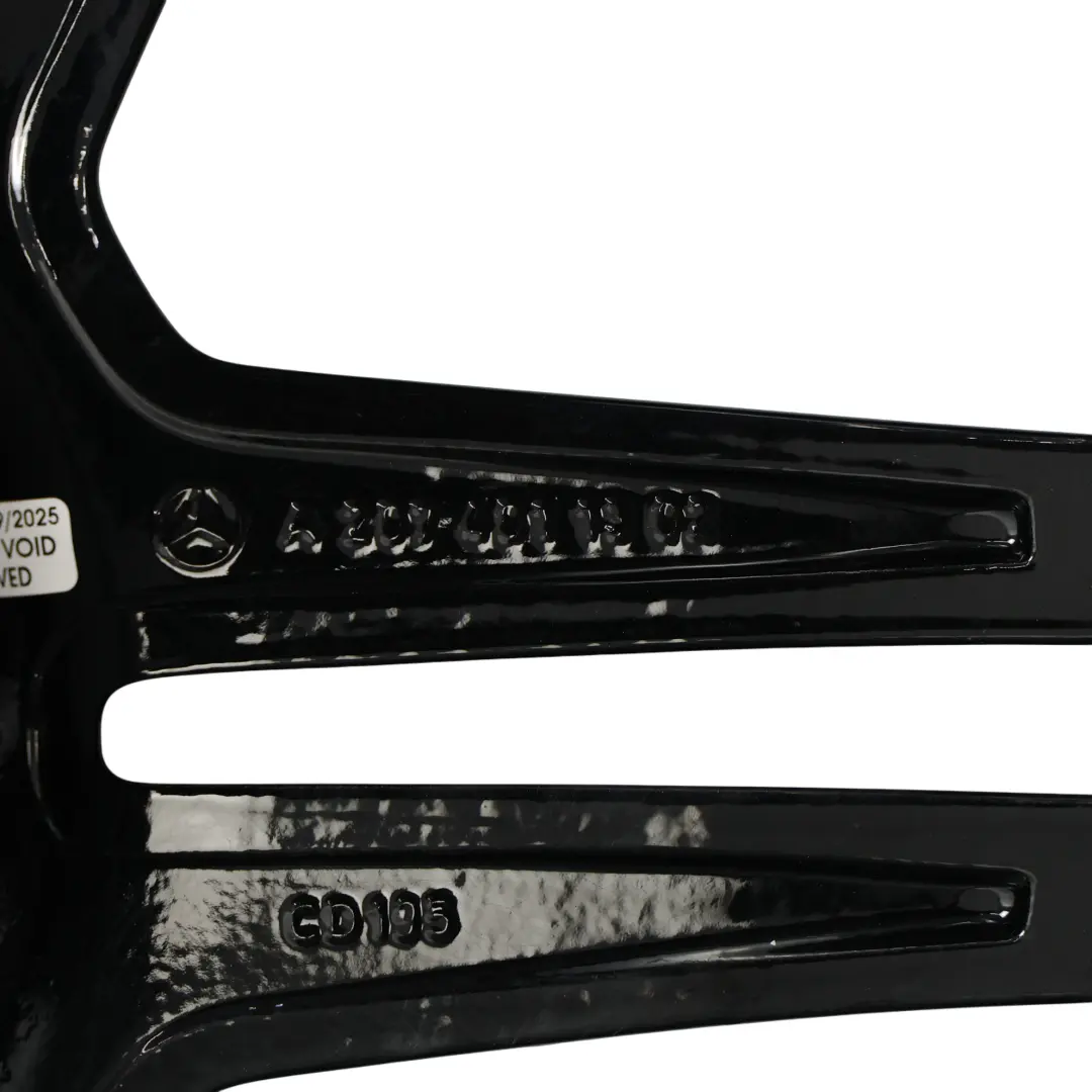 Felga Aluminiowa Przednia AMG 18" 8J ET:45 do Mercedes C207 A207 o numerze A2074011302 Mercedes C207 A207 Felga Aluminiowa Przednia AMG 18" 8J ET:45 - SKU A2074011302-9 - Numer Części A2074011302