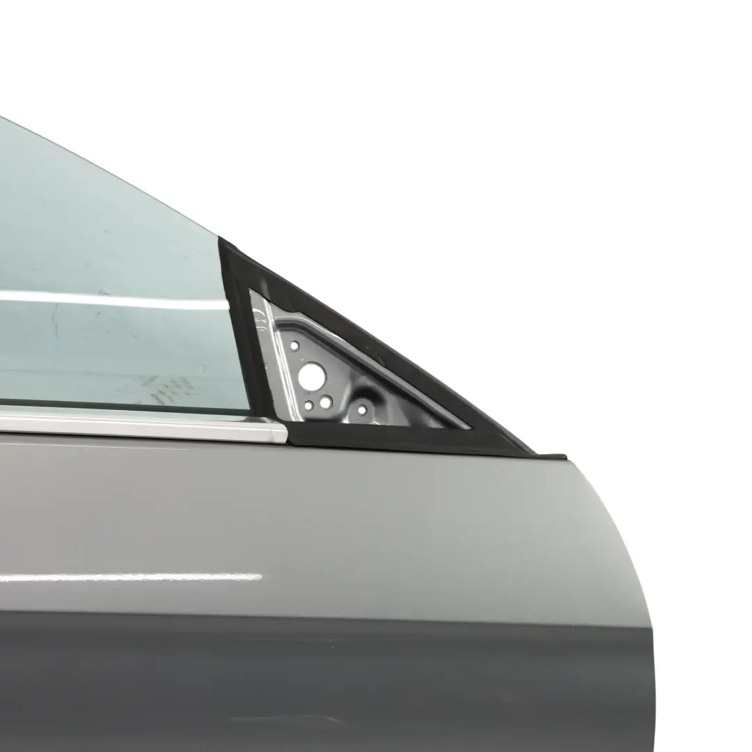 W207 Porte Avant Droite Palladium Silver Metallic Argent - 792 pour Mercedes à propos du numéro de pièce A2077200205 Mercedes W207 Porte Avant Droite Palladium Silver Metallic Argent - 792 - SKU A2077200205-PAL - Numéro de pièce A2077200205