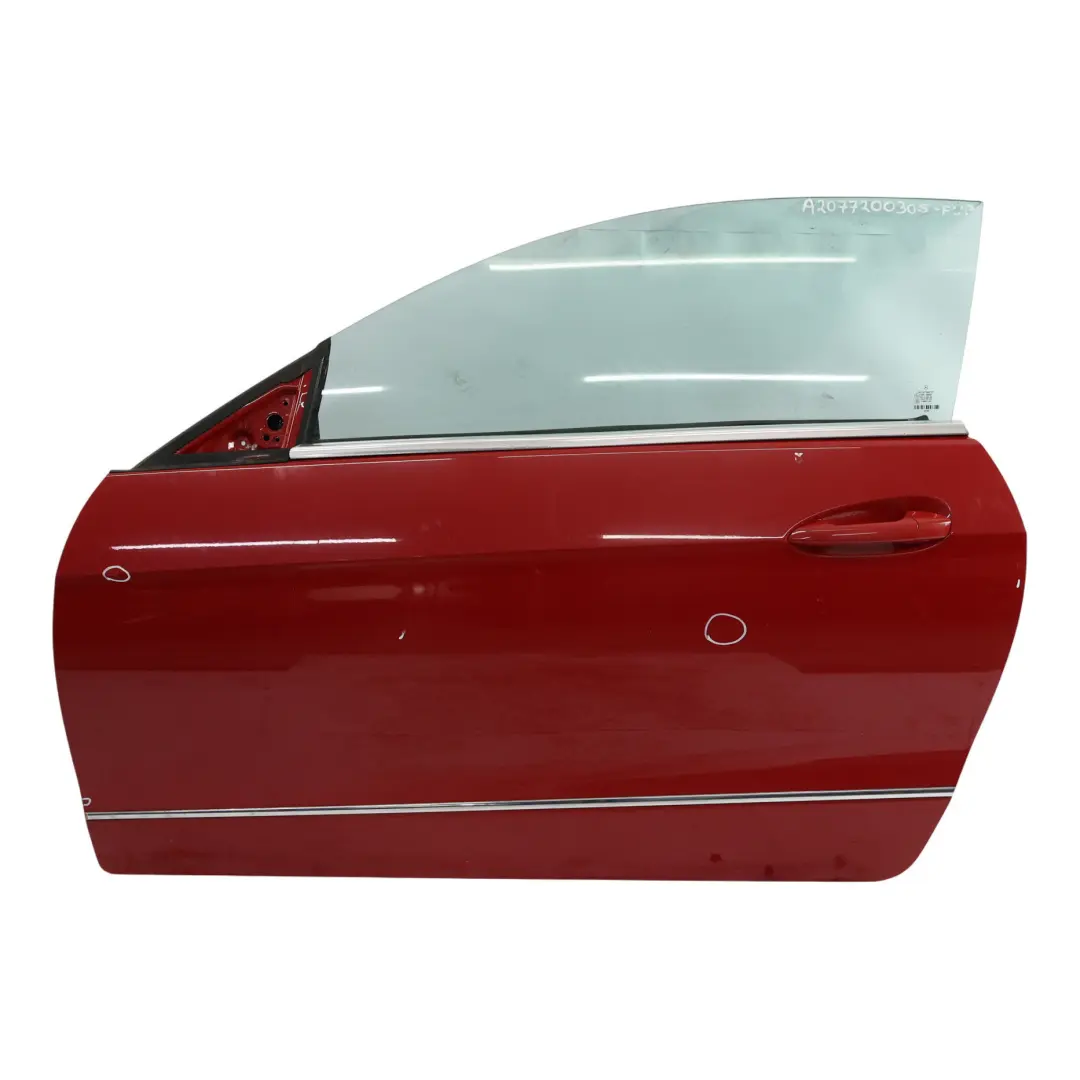 Puerta Delantera Izquierda Feueropal Rojo Fuego - 590 para Mercedes A207 Cabrio con número de pieza A2077200305 Mercedes A207 Cabrio Puerta Delantera Izquierda Feueropal Rojo Fuego - 590 - SKU A2077200305-FUP - Número de pieza A2077200305