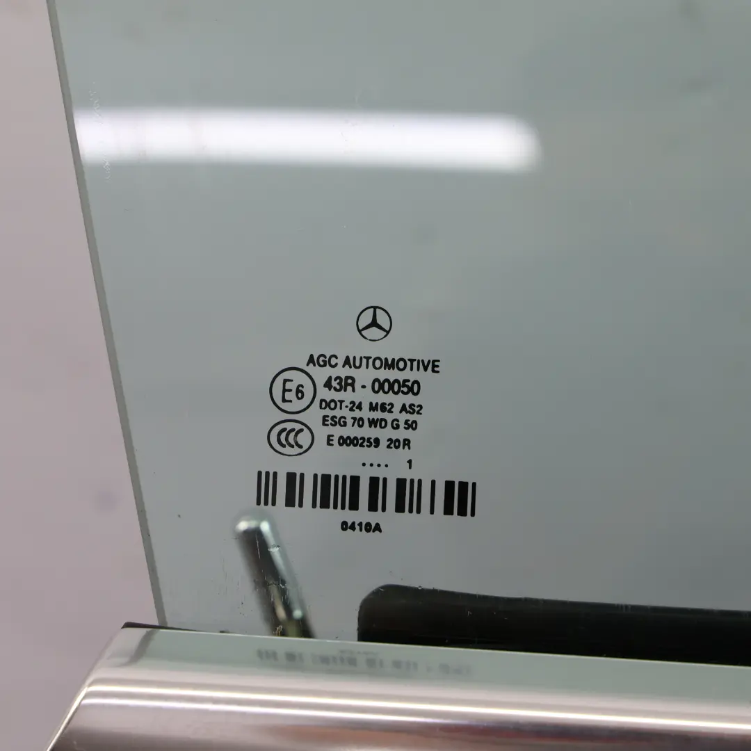 Porta Anteriore Destra Feueropal Rosso Opale - 590 per Mercedes A207 Cabrio con numero di parte A2077200405 Mercedes A207 Cabrio Porta Anteriore Destra Feueropal Rosso Opale - 590 - SKU A2077200405-FUP - Numero di parte A2077200405