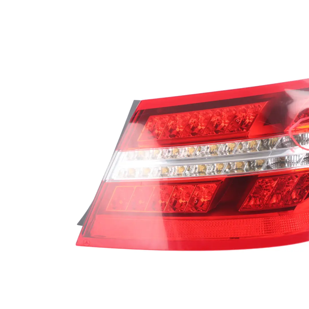 W207 A207 C207 Lampa Prawy Tył Prawa Tylna do Mercedes o numerze A2079060258 Mercedes W207 A207 C207 Lampa Prawy Tył Prawa Tylna - SKU A2079060258-2 - Numer Części A2079060258