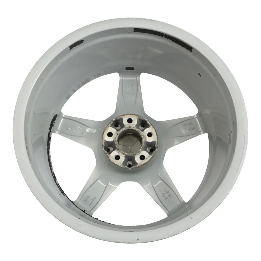 Silberne Leicht Metall Felge Hinten 19" 9,5J ET:48 für Mercedes CLS C218 mit Teilenummer A2184011702 Mercedes CLS C218 Silberne Leicht Metall Felge Hinten 19" 9,5J ET:48 - SKU A2184011702-1 - Teilenummer A2184011702