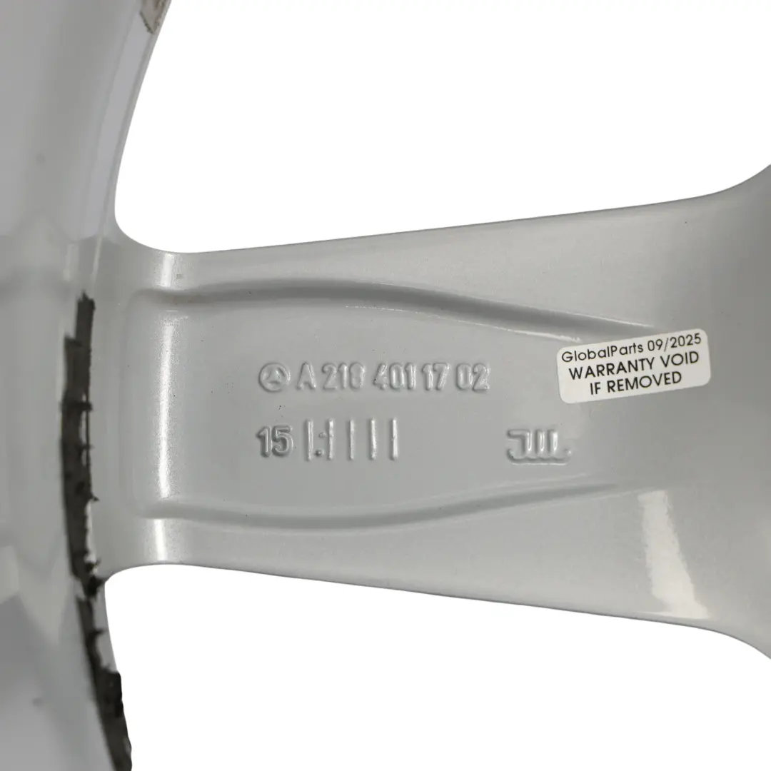 Cerchio Posteriore Lega Argento AMG 19" 9,5J ET:48 per Mercedes CLS C218 con numero di parte A2184011702 Mercedes CLS C218 Cerchio Posteriore Lega Argento AMG 19" 9,5J ET:48 - SKU A2184011702-1 - Numero di parte A2184011702