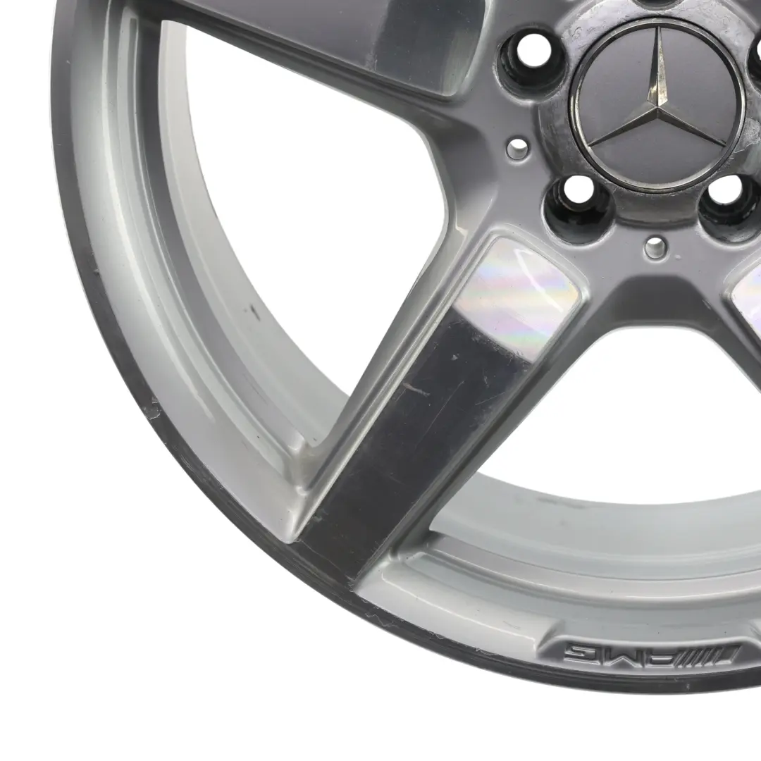 Jante Arrière Alliage Argenté AMG 19" 9,5J ET:48 pour Mercedes CLS C218 à propos du numéro de pièce A2184011702 Mercedes CLS C218 Jante Arrière Alliage Argenté AMG 19" 9,5J ET:48 - SKU A2184011702-1 - Numéro de pièce A2184011702