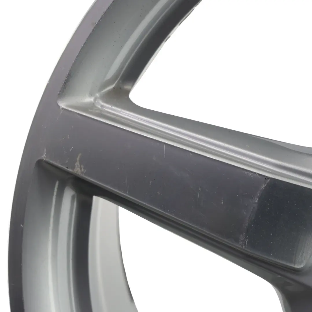 Silberne Leicht Metall Felge Hinten 19" 9,5J ET:48 für Mercedes CLS C218 mit Teilenummer A2184011702 Mercedes CLS C218 Silberne Leicht Metall Felge Hinten 19" 9,5J ET:48 - SKU A2184011702-1 - Teilenummer A2184011702