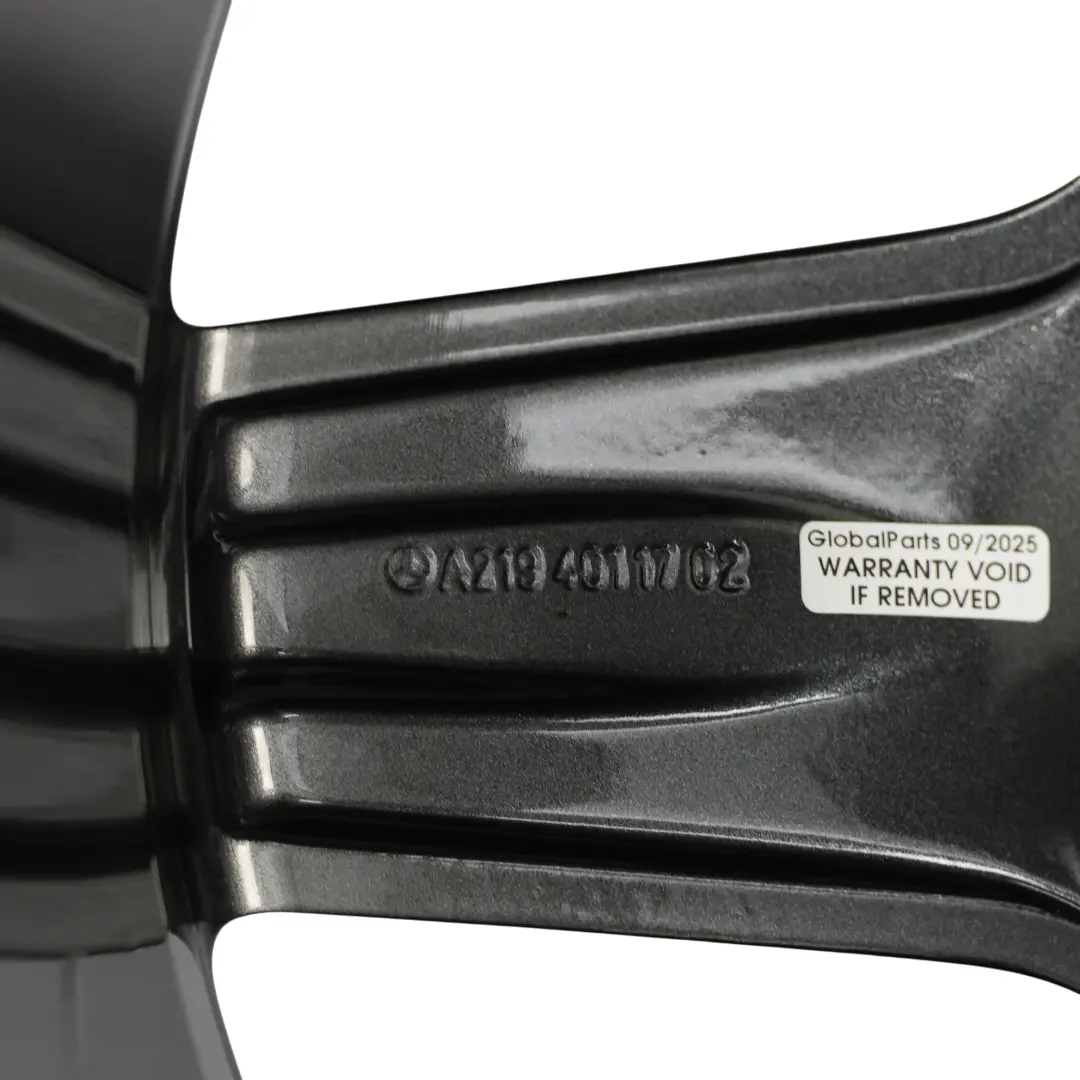 Vorder Rad Felge 18" 8,5J ET:25 5 Speichen für Mercedes CLS C219 AMG mit Teilenummer A2194011702 Mercedes CLS C219 AMG Vorder Rad Felge 18" 8,5J ET:25 5 Speichen - SKU A2194011702 - Teilenummer A2194011702