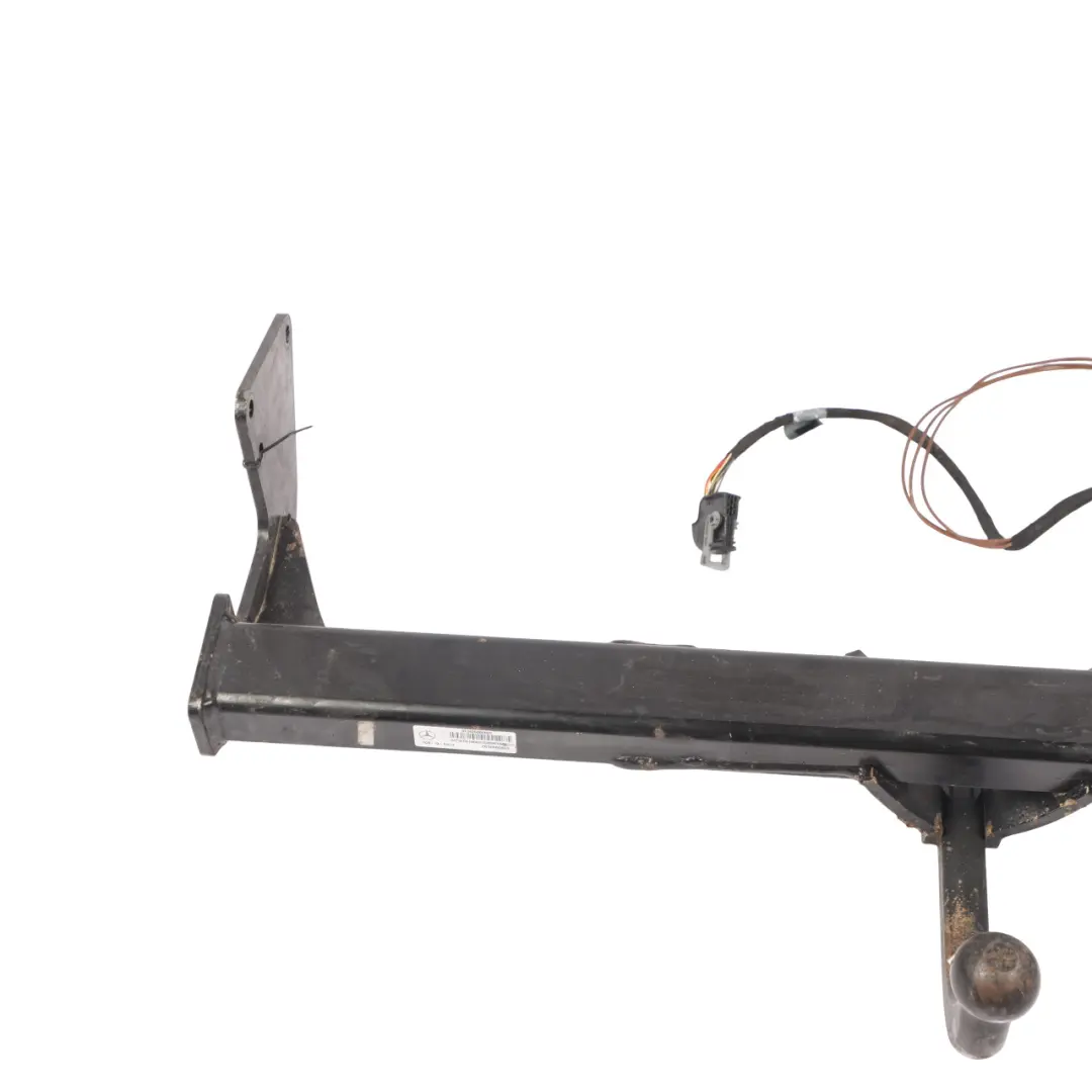 Towbar Towing Hitch Trailer Tow Bar Mechanism to Mercedes W447 with Part number A4473100195 Mercedes W447 Towbar Towing Hitch Trailer Tow Bar Mechanism - SKU A4473100195 - Part number A4473100195
