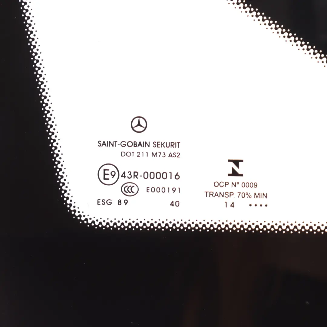 Fenêtre Verre Fixe à I'Avant Droite AS2 pour Mercedes Vito W447 à propos du numéro de pièce A4476730205 Mercedes Vito W447 Fenêtre Verre Fixe à I'Avant Droite AS2 - SKU A4476730205-2 - Numéro de pièce A4476730205