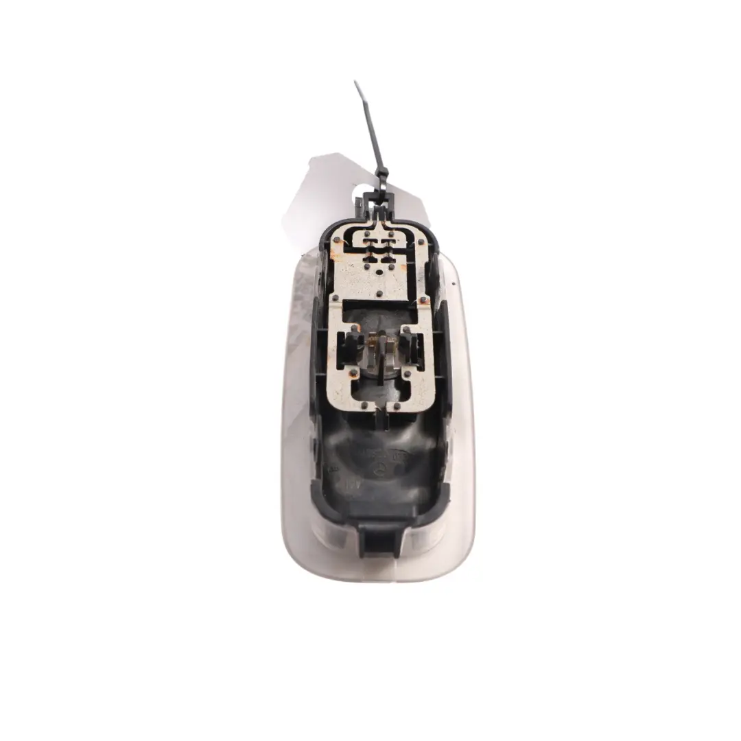 W907 W910 Lampada Cortesia La Luce Interna Padiglione per Mercedes W447 con numero di parte A4478200339 Mercedes W447 W907 W910 Lampada Cortesia La Luce Interna Padiglione - SKU A4478200339 - Numero di parte A4478200339